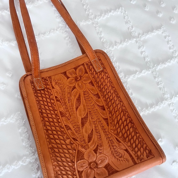 Hand Tooled Leather, Shoulder Bag - Picture 2 of 4